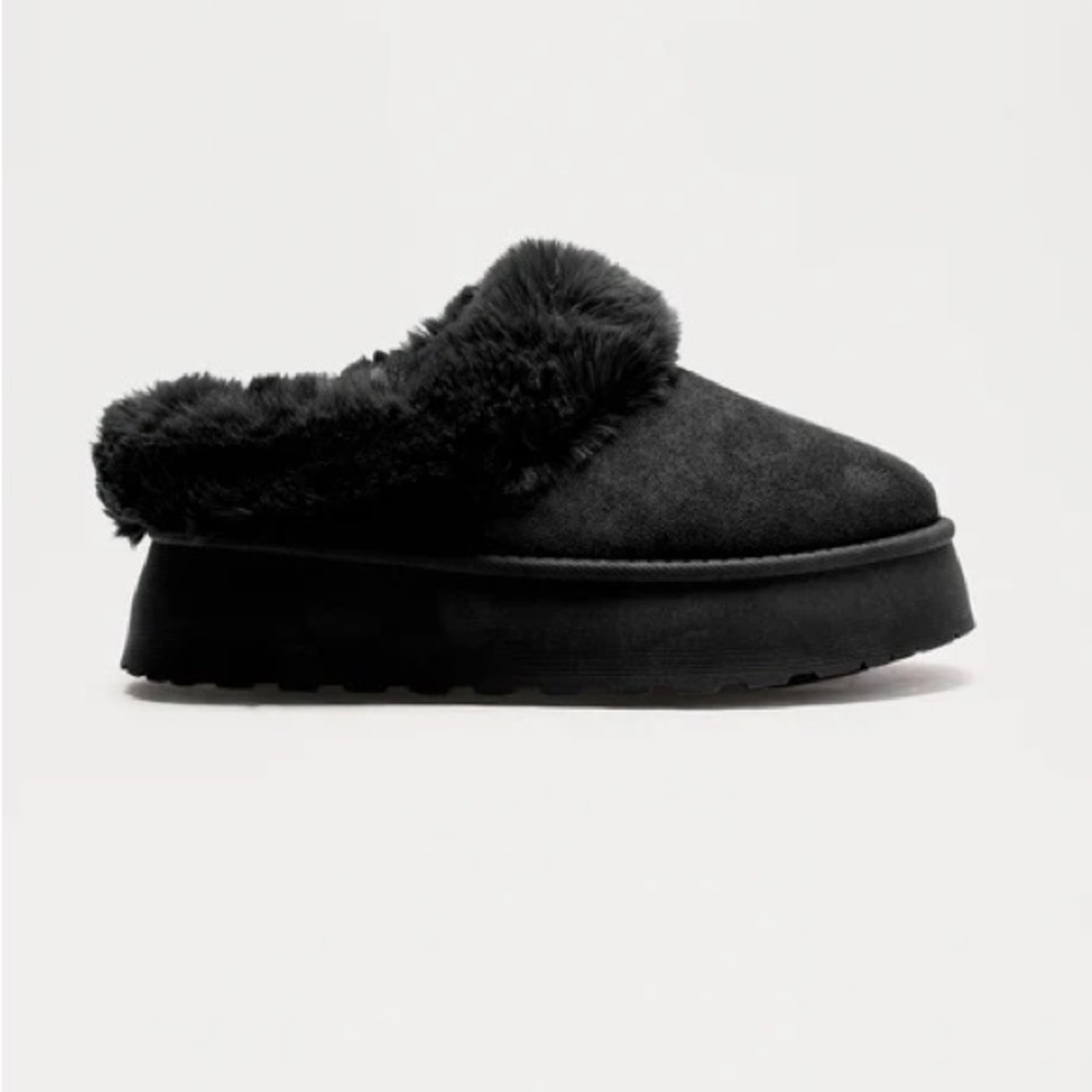 Ready For The Blizzard Fur Trim Booties NEW 🏷️